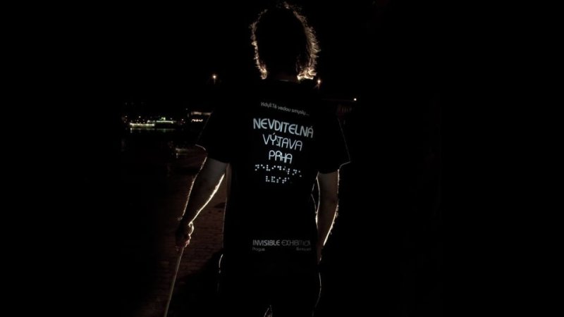 Oči průvodců Neviditelné výstavy – vodicí psi – 1. díl