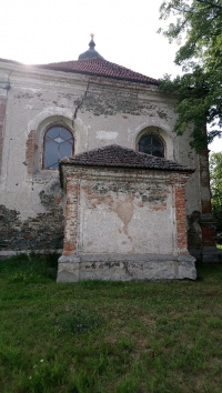 Kostel svaté Barbory a jeho okolí